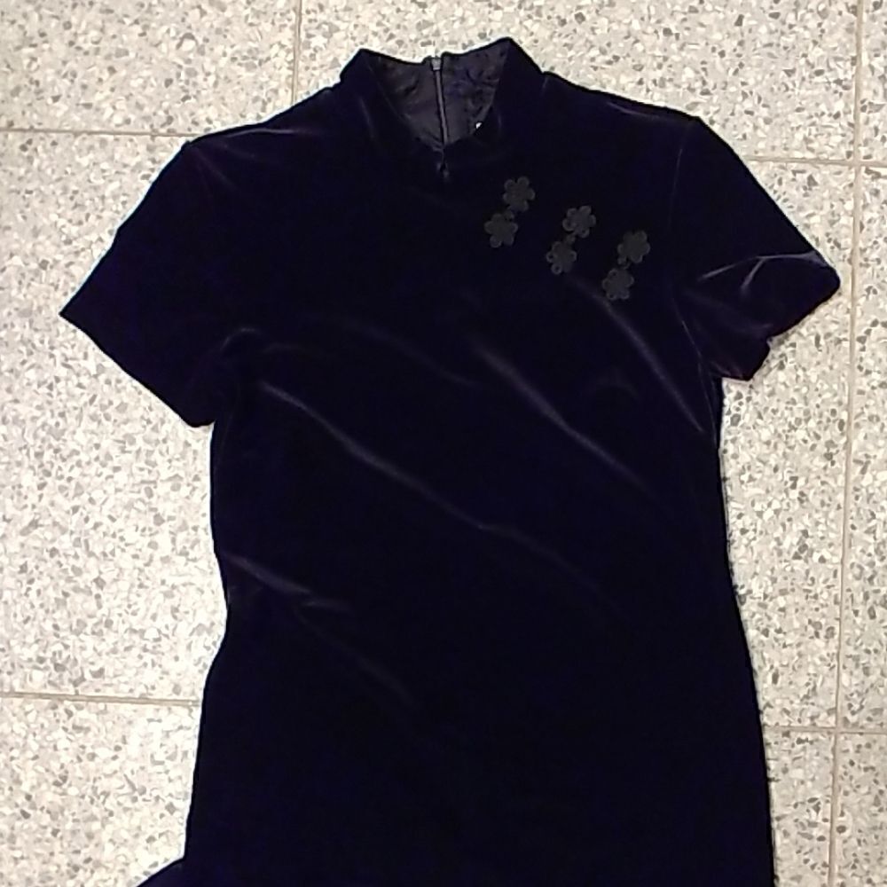 VTG 90s R.J. & Co. Black Velvet Cheongsam Dress - Picture 7 of 7